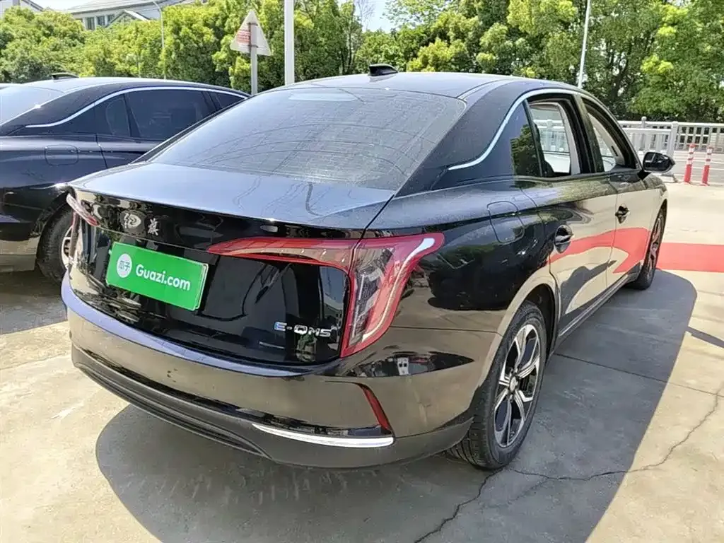 Hongqi E-QM5 2023 из CN, фото 8
