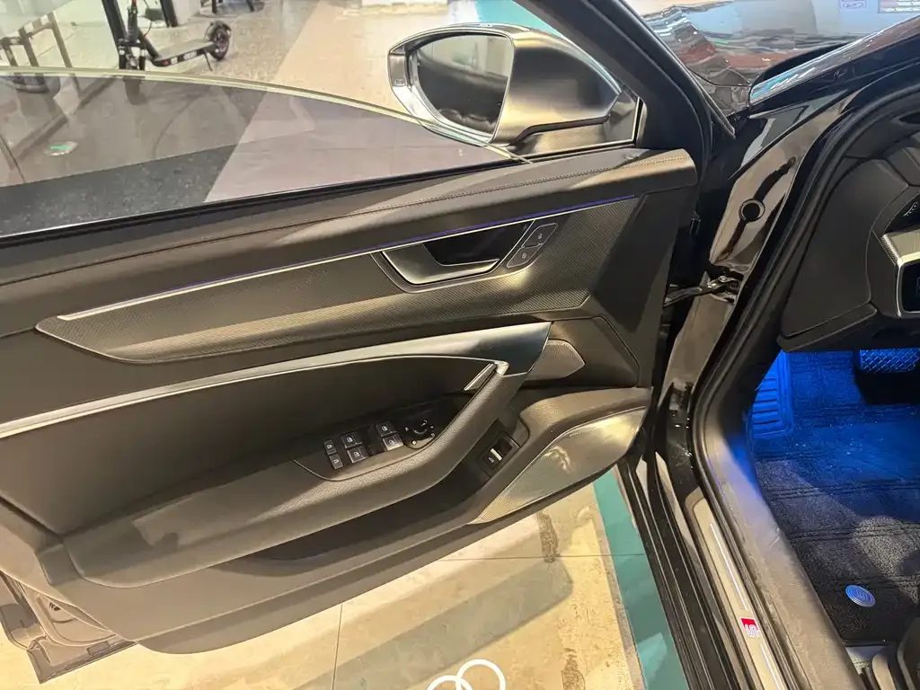 Audi A6L 2024 из CN, фото 2
