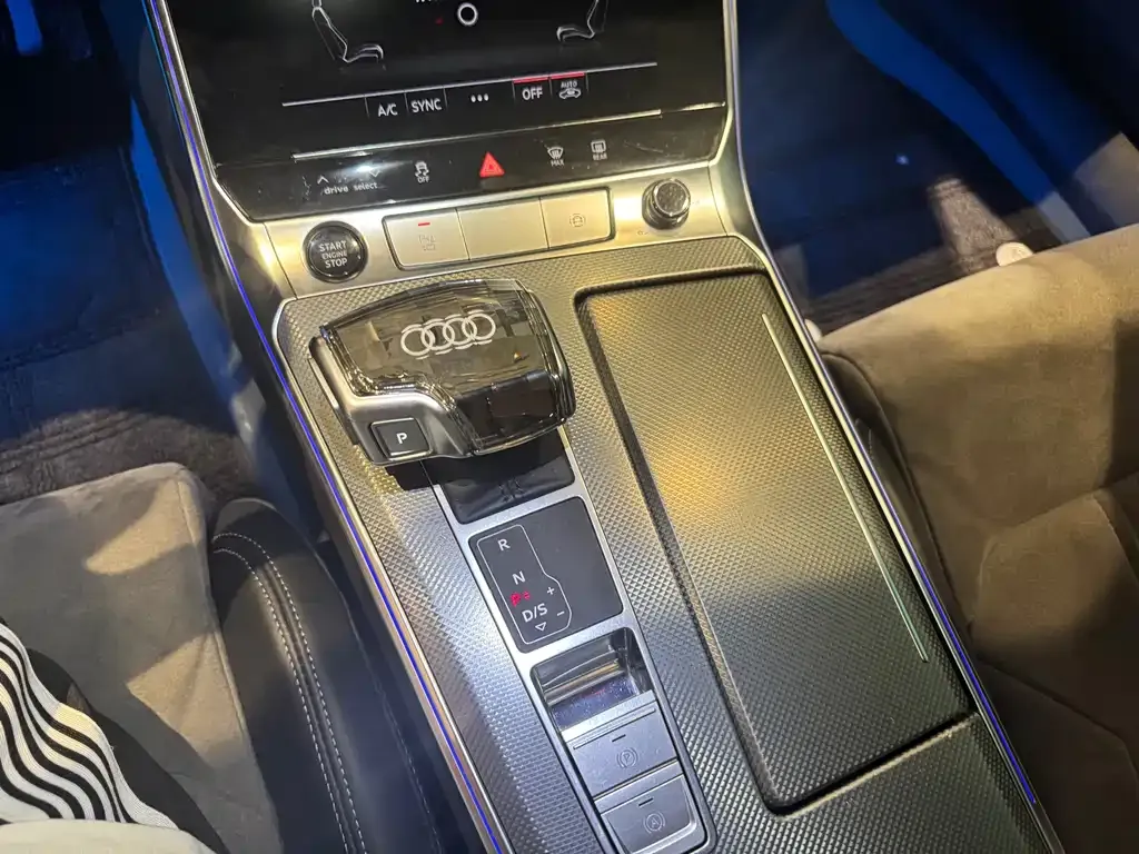 Audi A6L 2024 из CN, фото 10