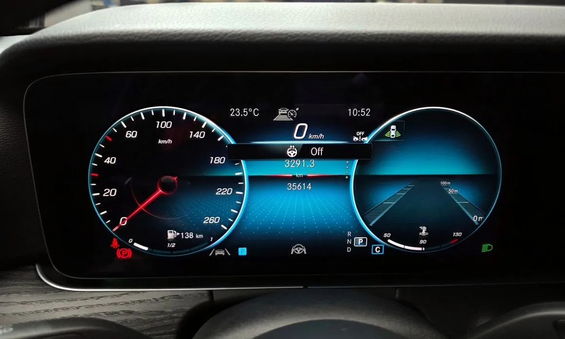 Mercedes-Benz E-Class — фото 10