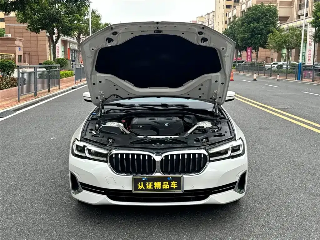 BMW 5 Series — фото 5