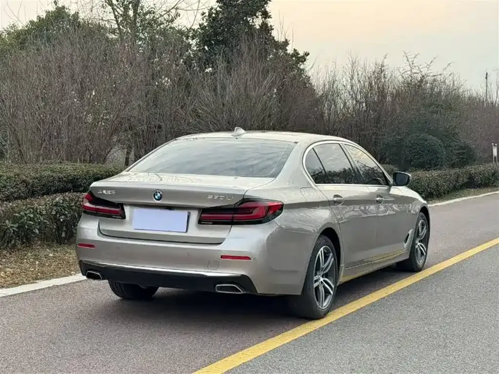 BMW 5 Series — фото 2