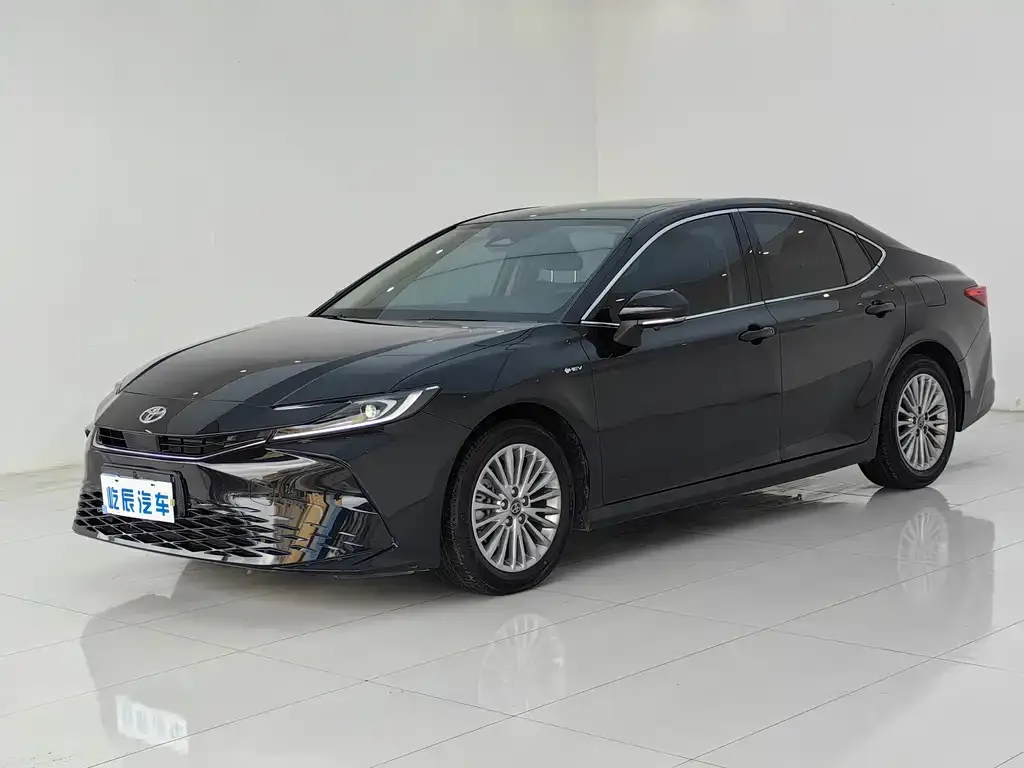 Toyota Camry 2025 из CN, фото 1