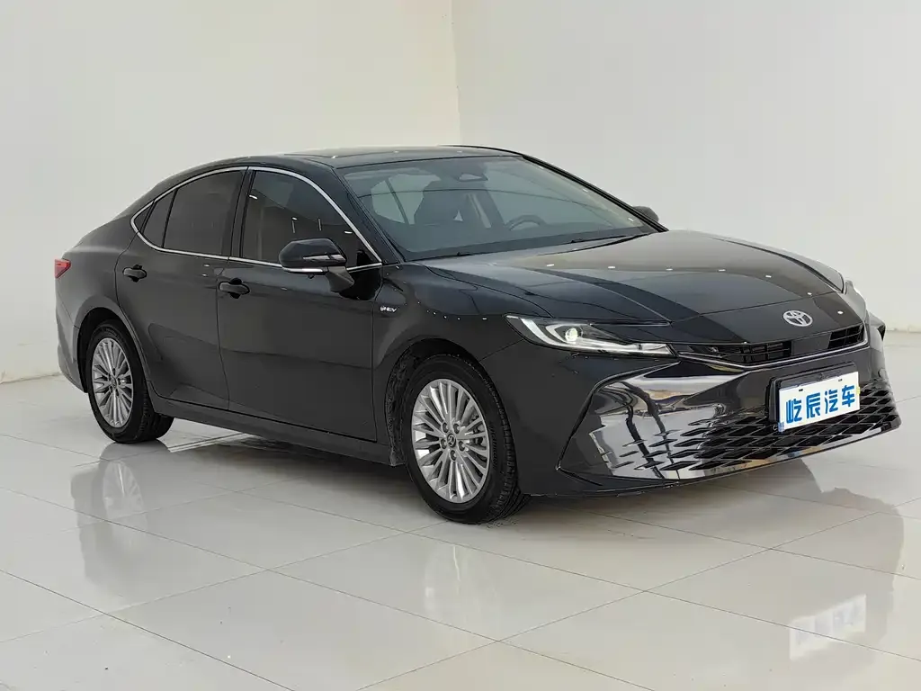 Toyota Camry 2025 из CN, фото 2