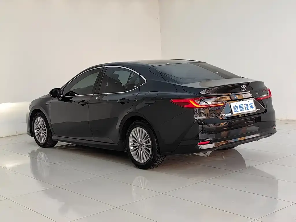 Toyota Camry 2025 из CN, фото 10
