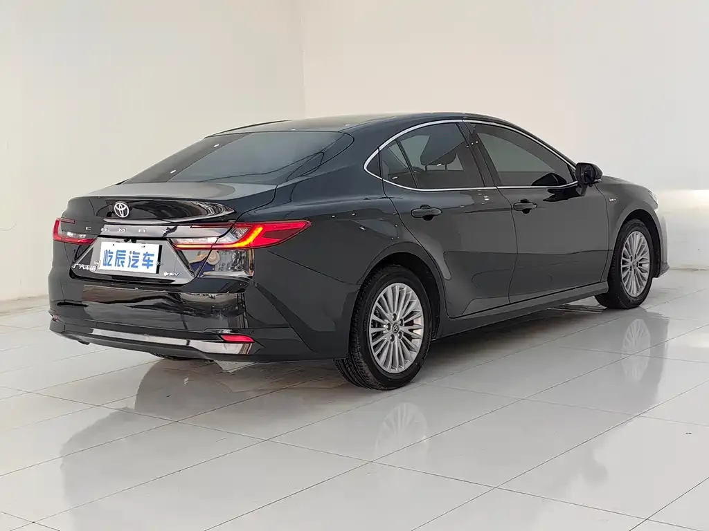 Toyota Camry 2025 из CN, фото 8