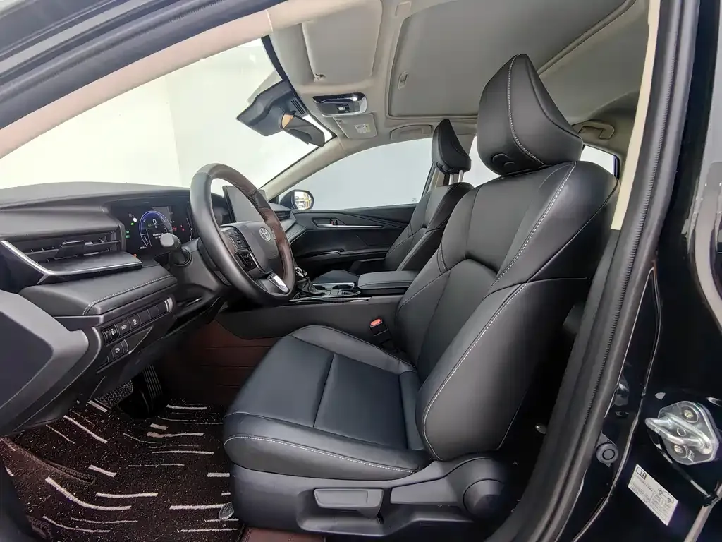 Toyota Camry 2025 из CN, фото 4