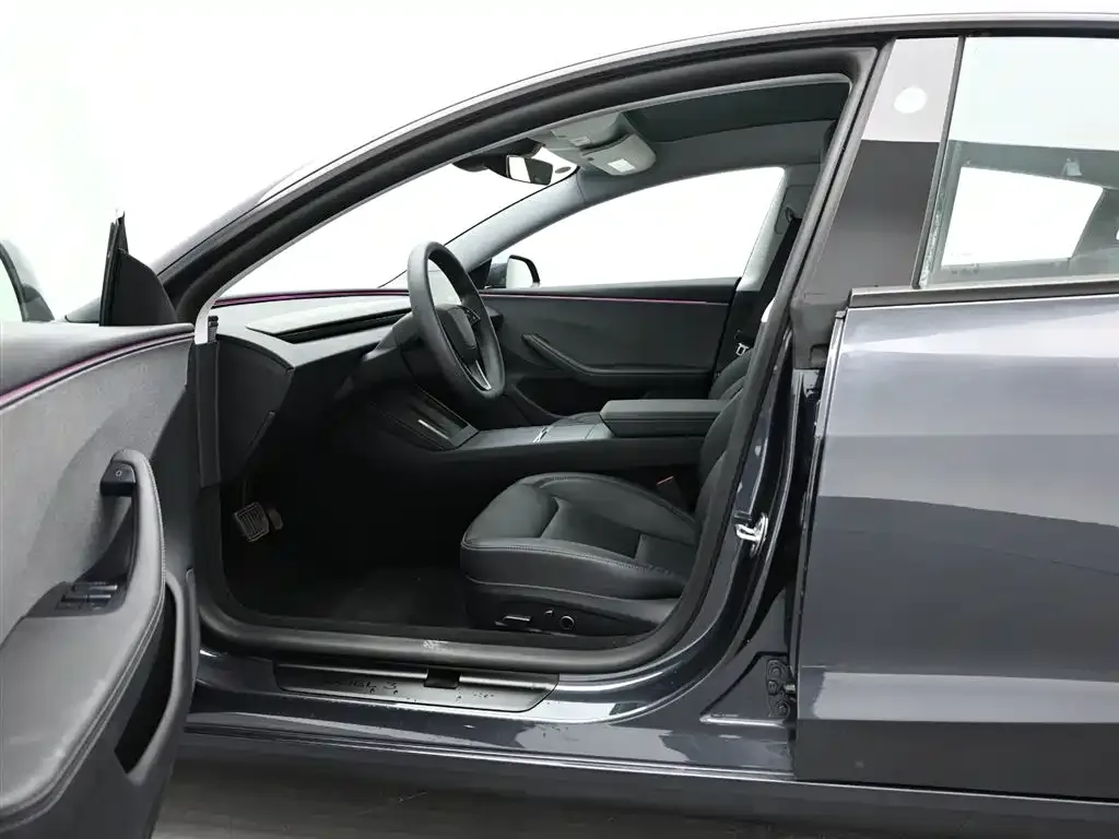 Tesla Model 3 — фото 9