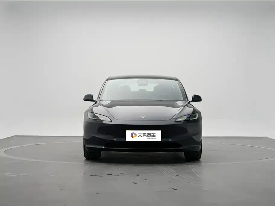 Tesla Model 3 — фото 2