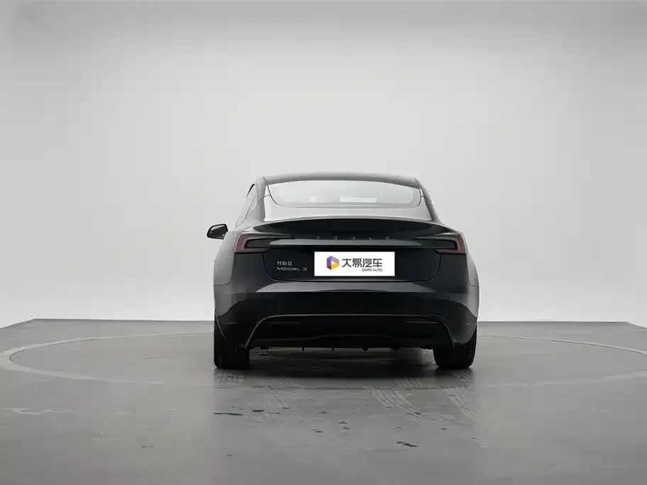 Tesla Model 3 — фото 3