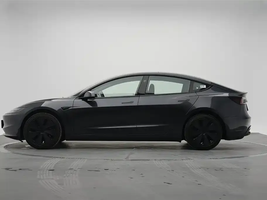 Tesla Model 3 — фото 10