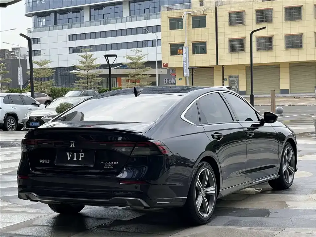 Honda Accord — фото 5