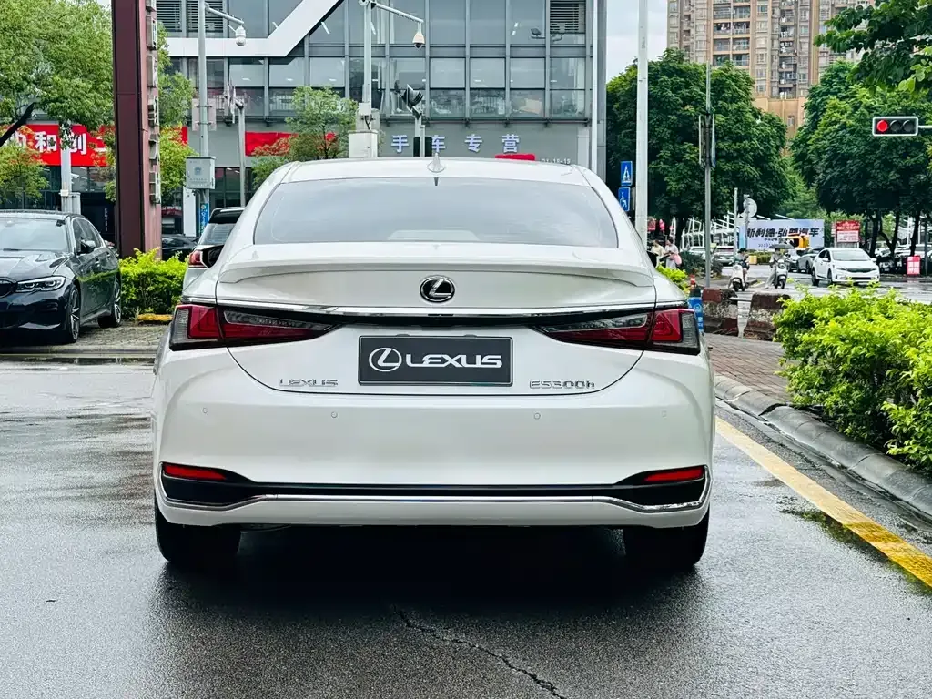 Lexus ES — фото 4