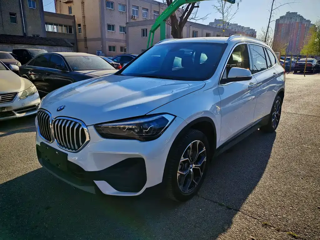 BMW X1 — фото 1