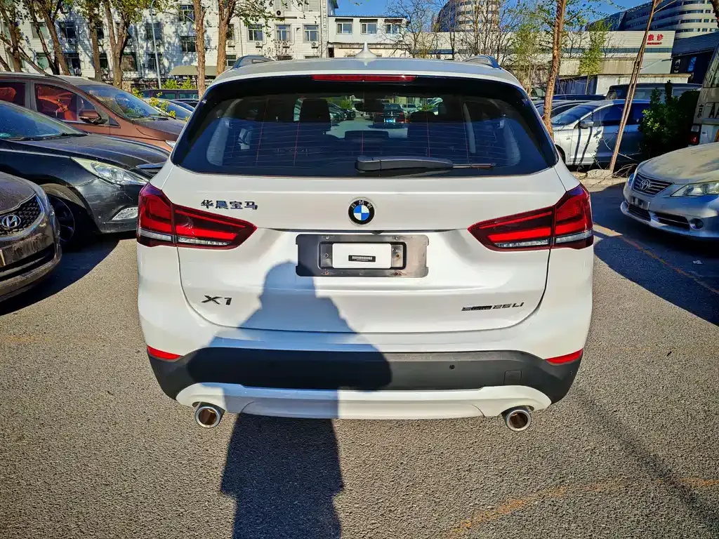 BMW X1 — фото 9