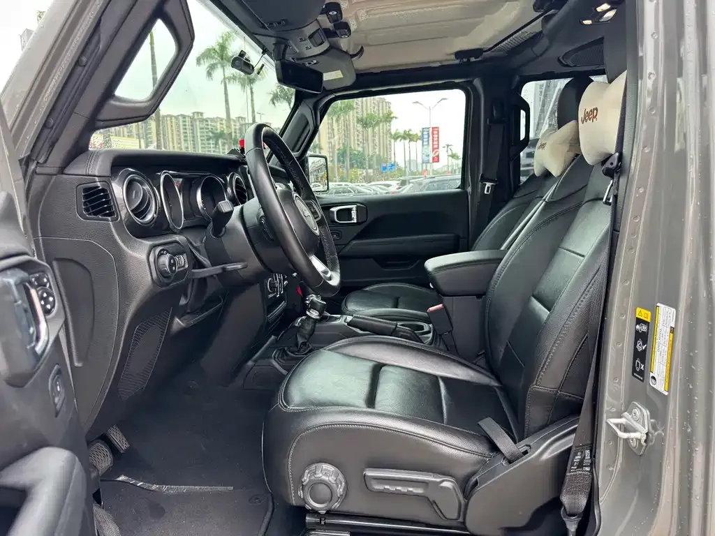 Jeep Wrangler — фото 2