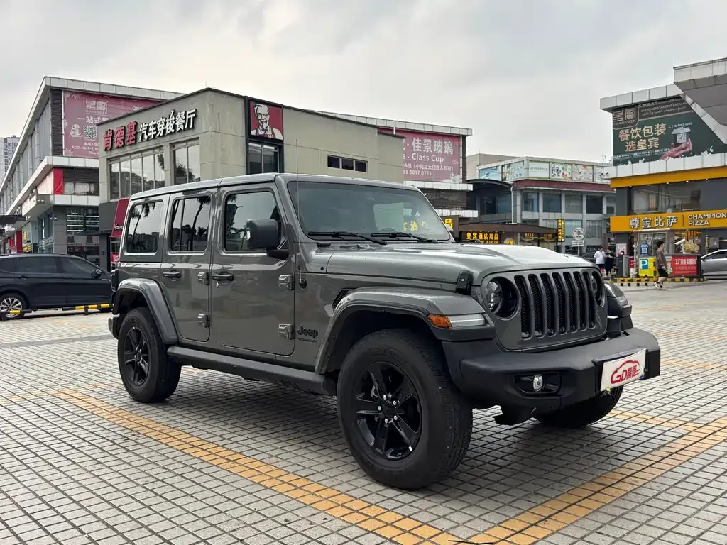 Jeep Wrangler — фото 8
