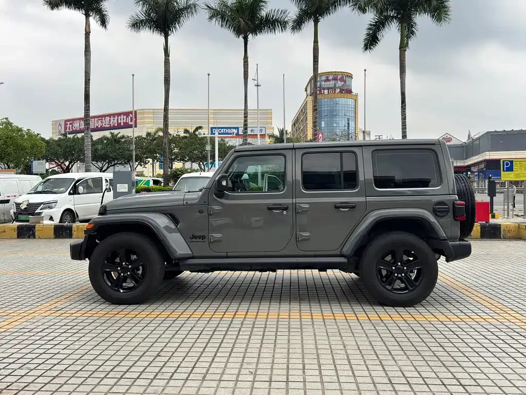 Jeep Wrangler — фото 9