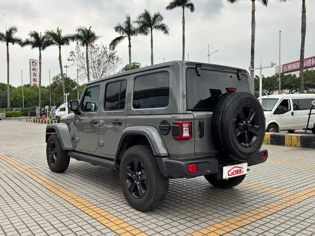 Jeep Wrangler — фото 5