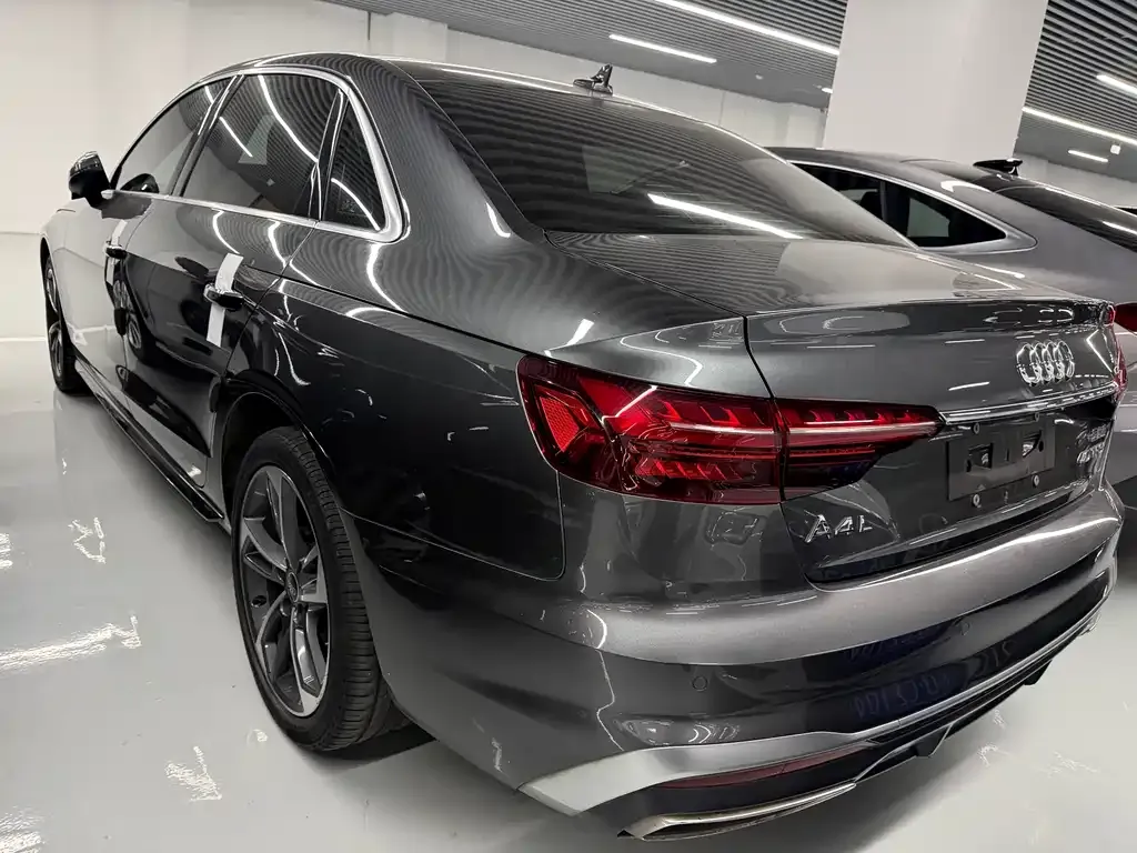 Audi A4L — фото 2