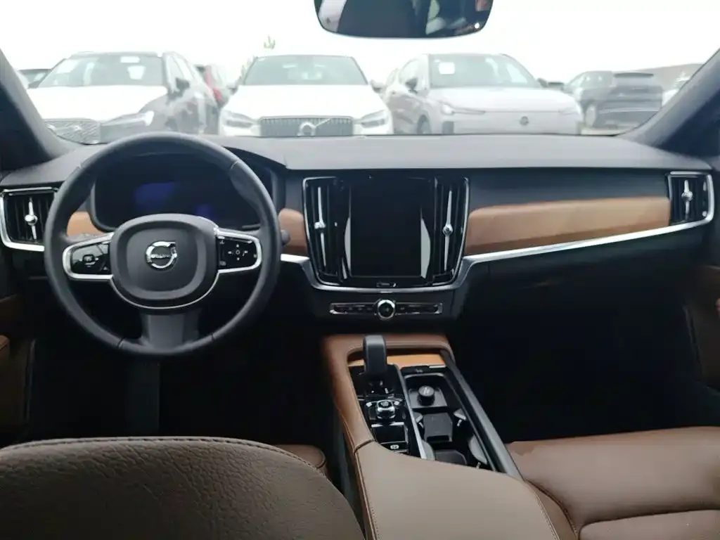 Volvo S90 — фото 10
