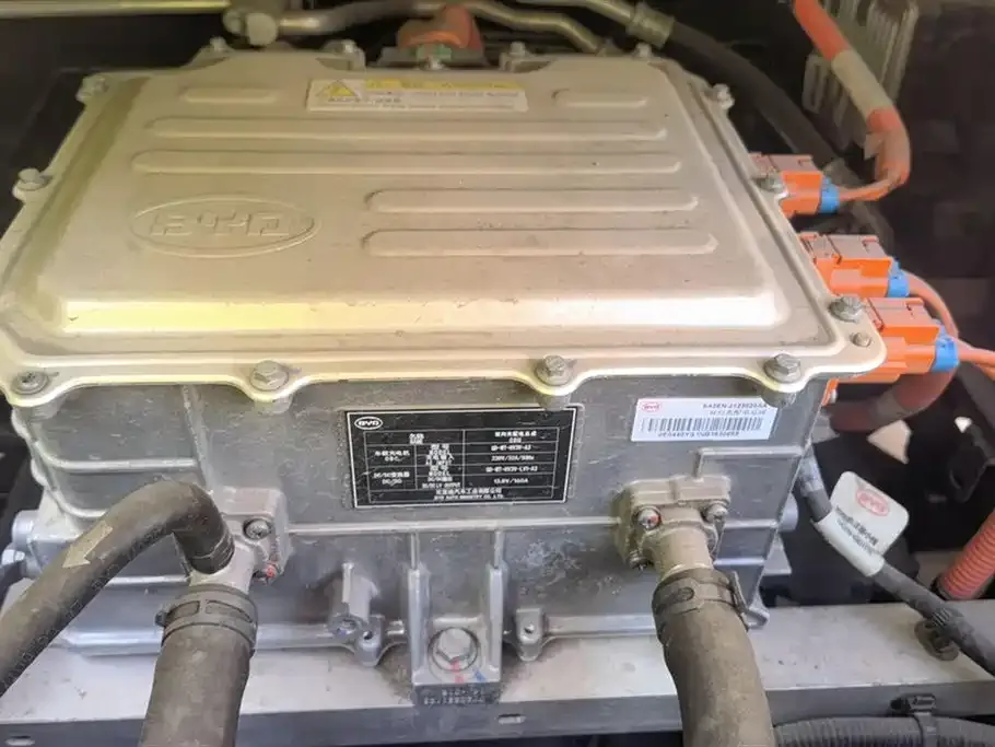 BYD Qin PLUS 2023 из CN, фото 6