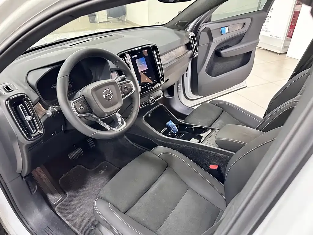 Volvo C40 2023 из CN, фото 10