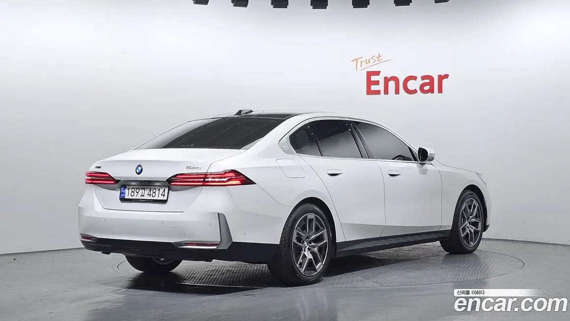 BMW 5-Series 2024 из KR, фото 4