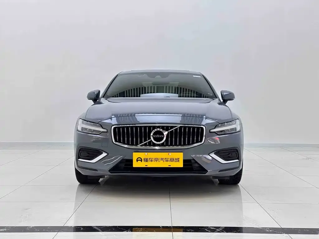 Volvo S60 — фото 5