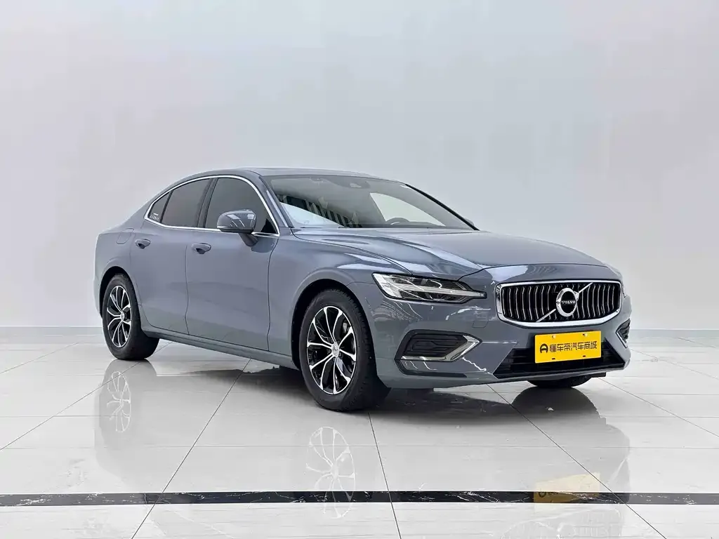 Volvo S60 — фото 9