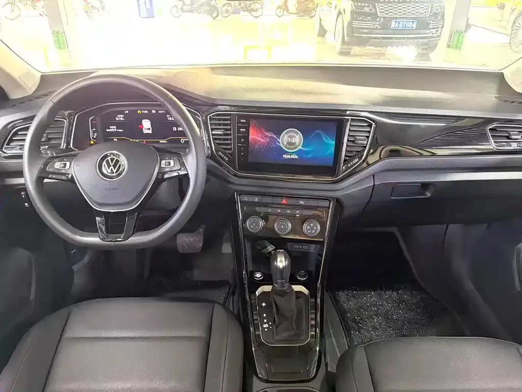 Volkswagen T-Roc 2023 из CN, фото 3