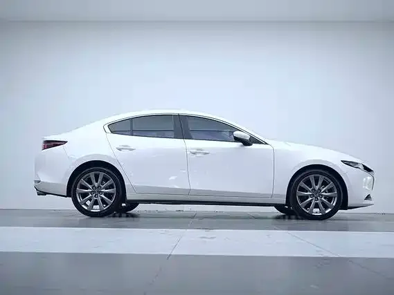 Mazda 3 Axela — фото 2