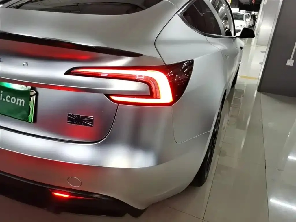 Tesla Model 3 — фото 2