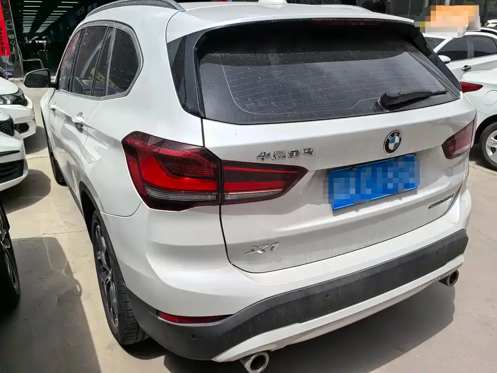 BMW X1 — фото 10