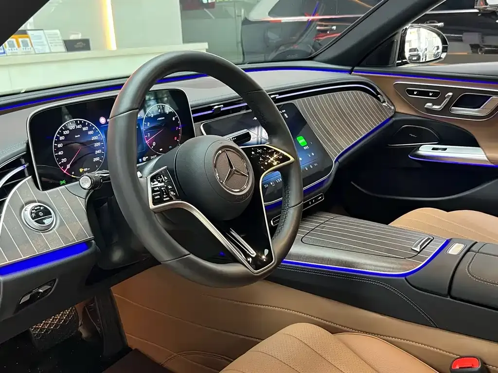 Mercedes-Benz E-Class — фото 10