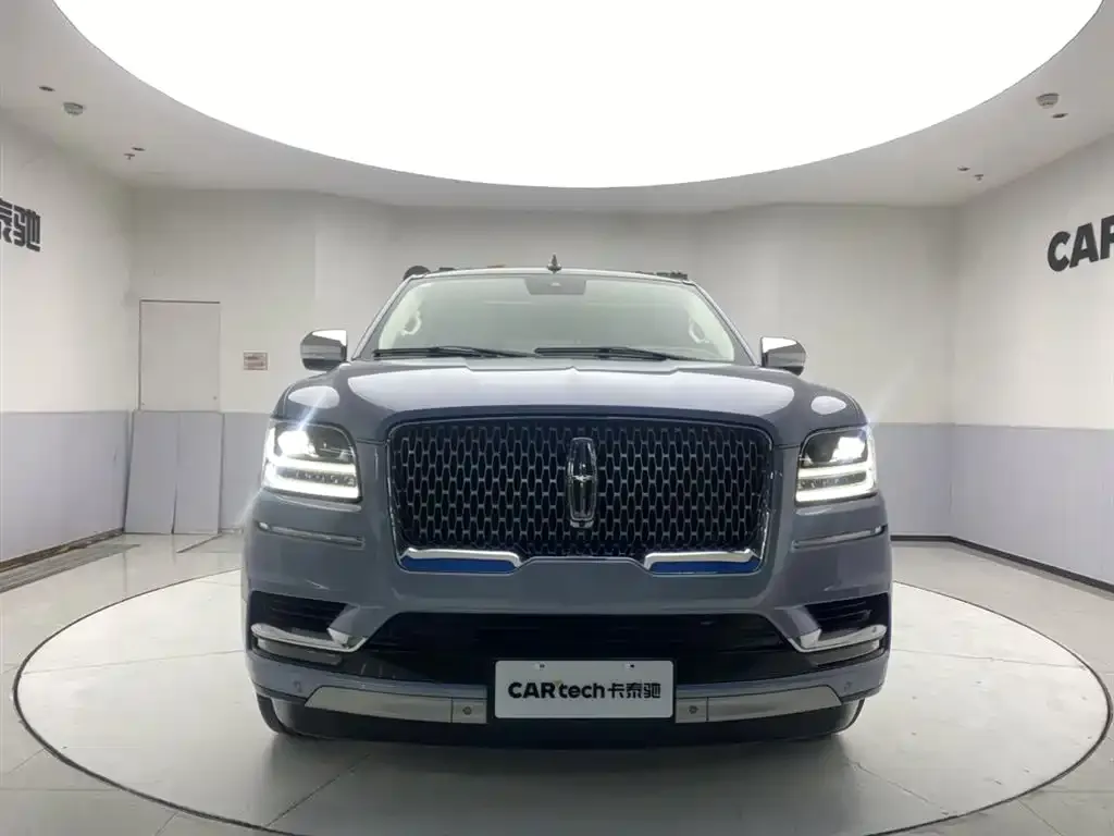 Lincoln Navigator 2023 из CN, фото 2