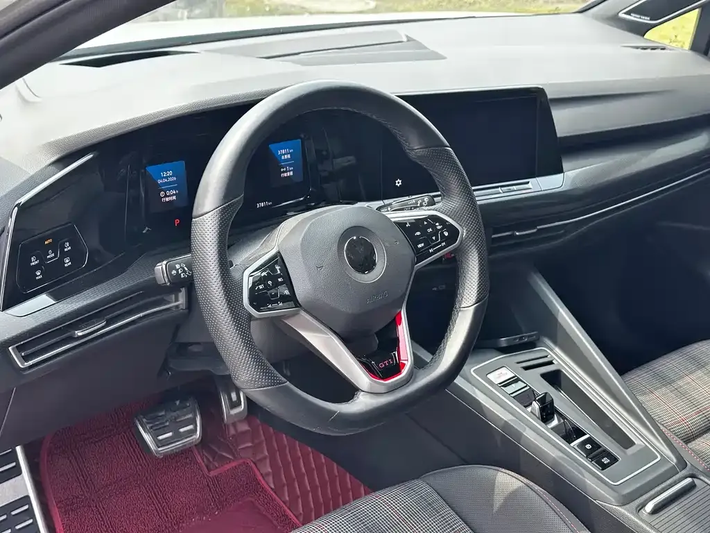 Volkswagen Golf GTI — фото 7