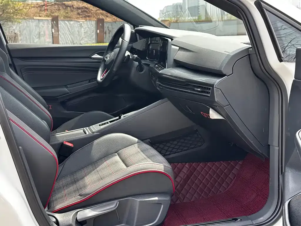 Volkswagen Golf GTI — фото 5