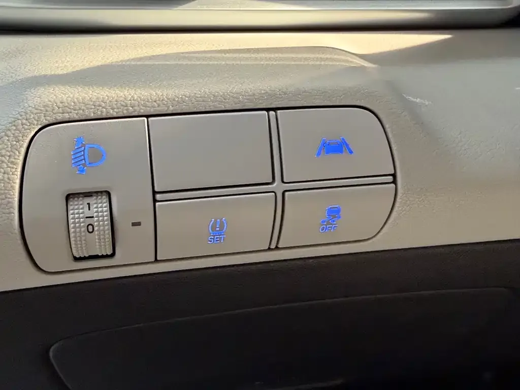 Hyundai Elantra 2022 из CN, фото 4
