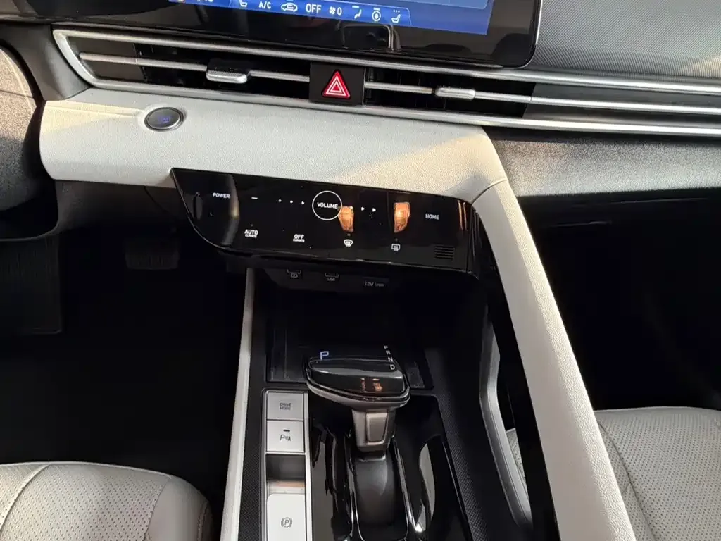 Hyundai Elantra 2022 из CN, фото 3