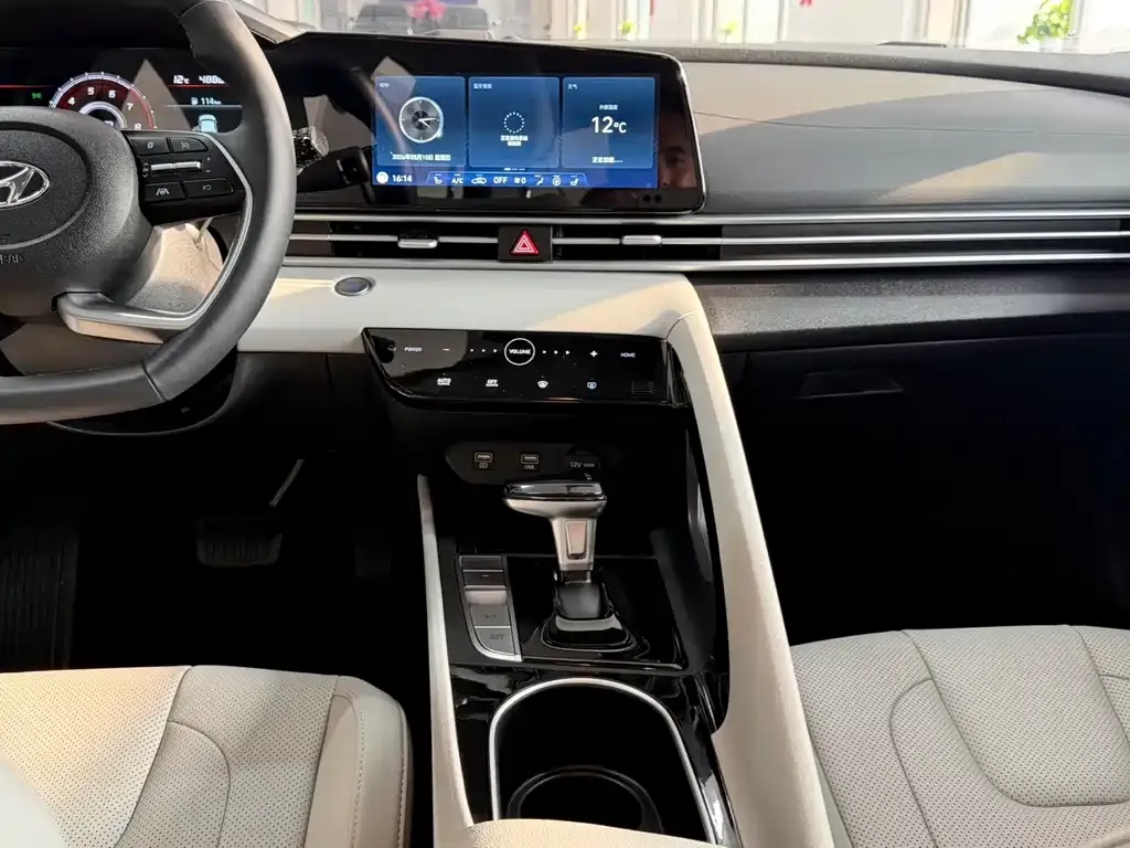 Hyundai Elantra 2022 из CN, фото 5