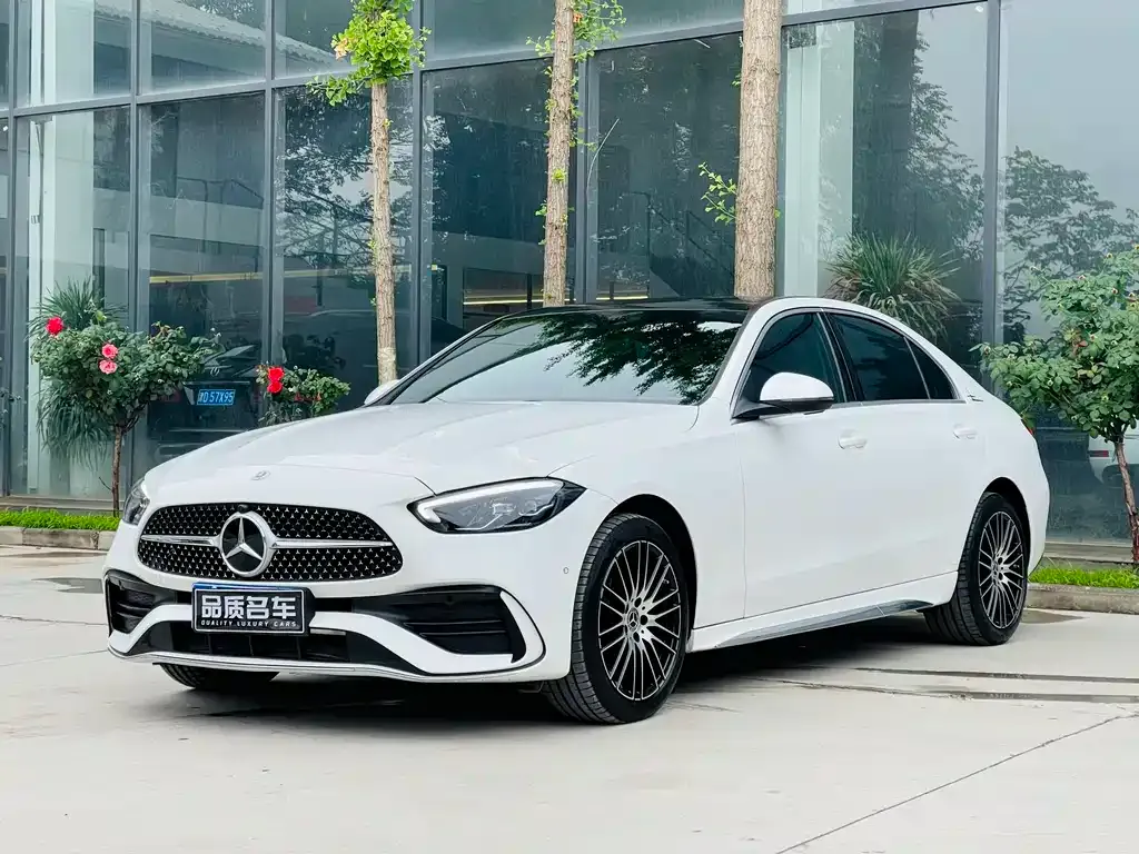 Mercedes-Benz C-Class — фото 1