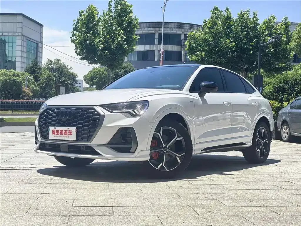 Audi Q3 Sportback — фото 1