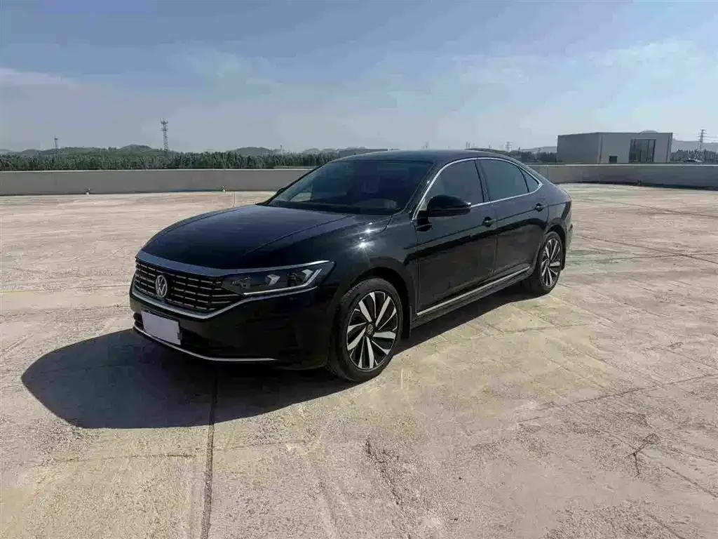 Volkswagen Passat — фото 1