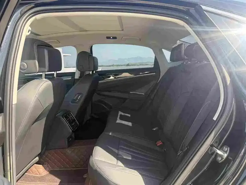 Volkswagen Passat — фото 4