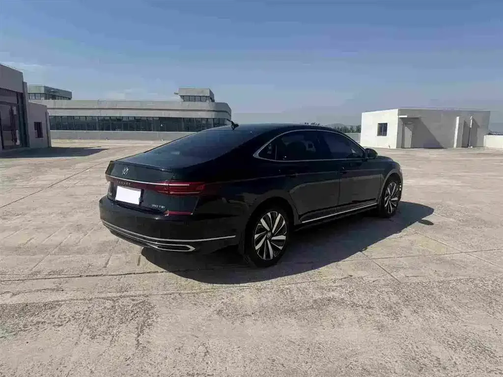 Volkswagen Passat — фото 6