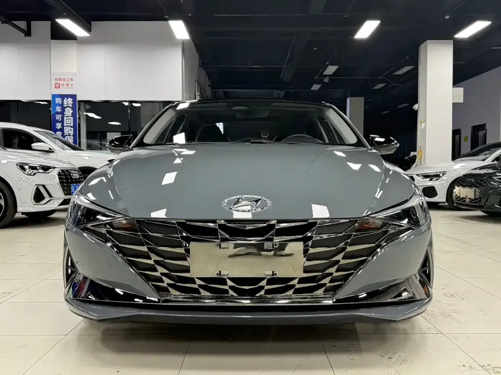 Hyundai Elantra — фото 7