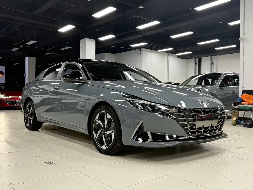 Hyundai Elantra — фото 8