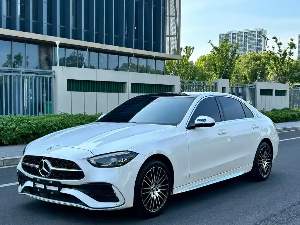 Mercedes-Benz C-Class — фото 1