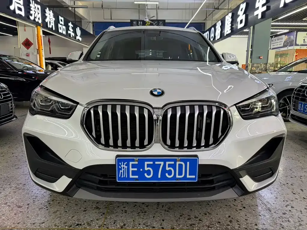 BMW X1 — фото 9